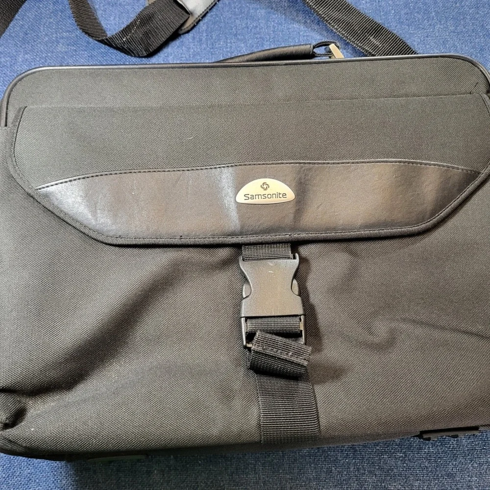 Samsonite Laptop Messenger Bag Black Nylon Professional Business Briefcase Case